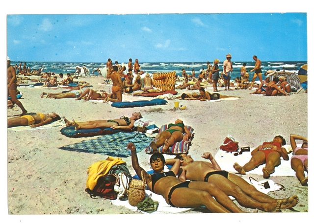 1966-2 - Mangalia. Pe plaja
